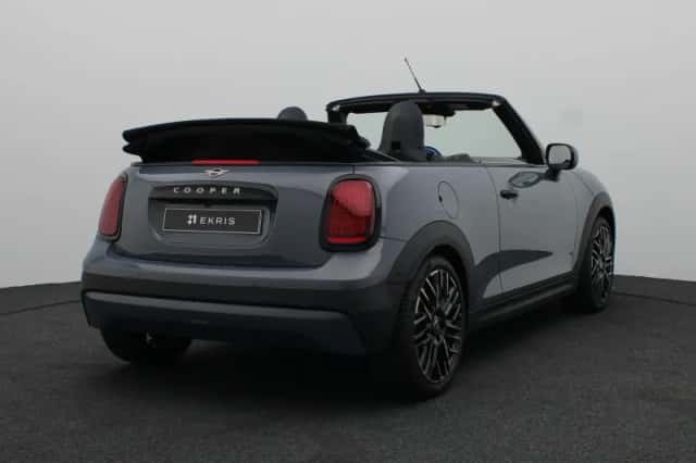 MINI Cabrio (2026) thumbnail 2