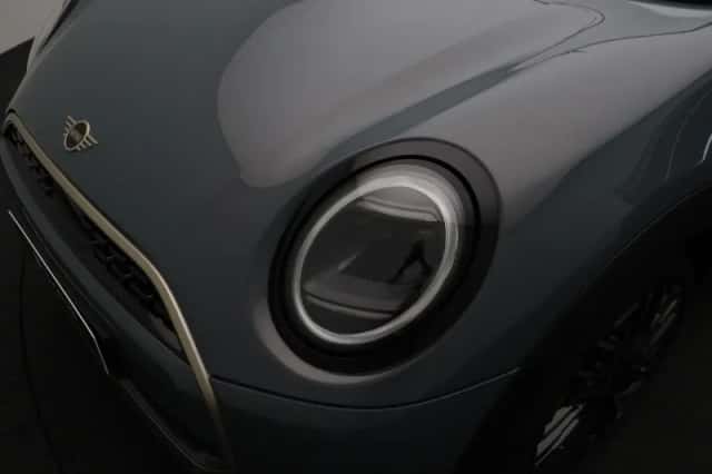MINI Cabrio (2026) thumbnail 6