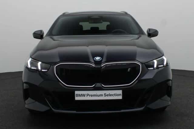 BMW i5 (2024) thumbnail 3