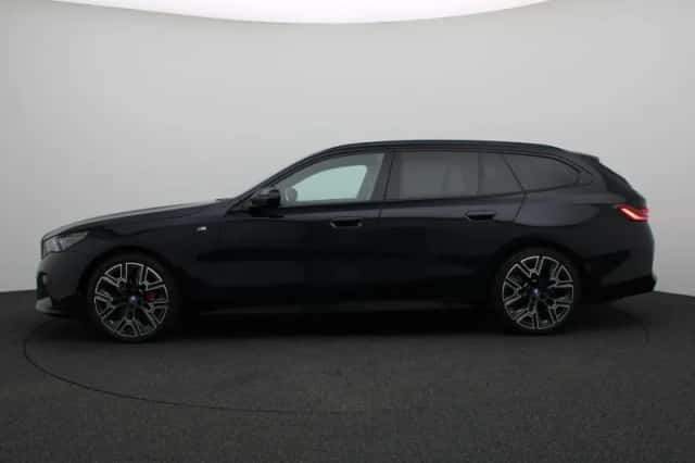 BMW i5 (2024) thumbnail 4