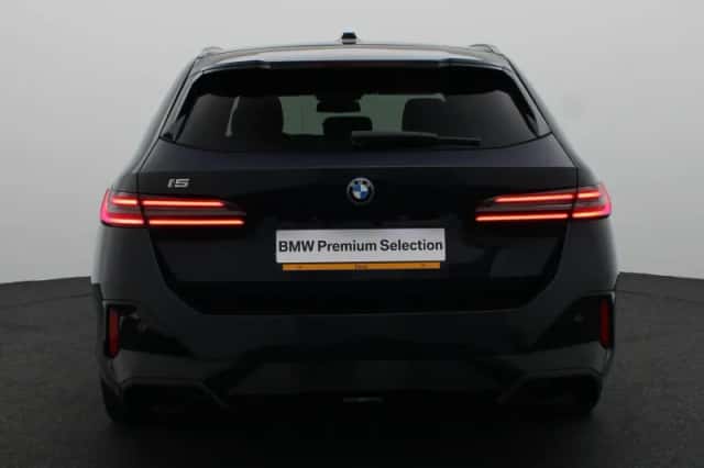 BMW i5 (2024) thumbnail 5