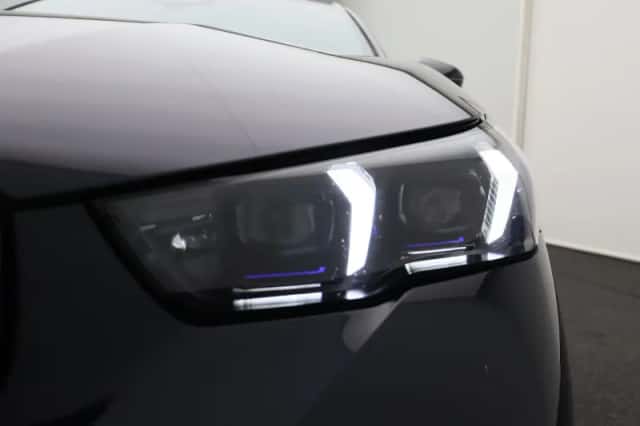 BMW i5 (2024) thumbnail 6
