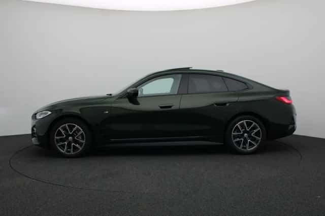 BMW i4 (2022) thumbnail 4