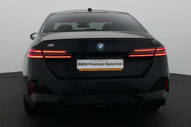 BMW i5 (2025) thumbnail 5