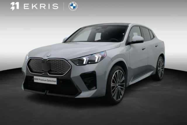 BMW iX2 (2025) thumbnail 1