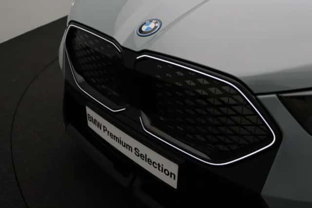 BMW iX2 (2025) thumbnail 6
