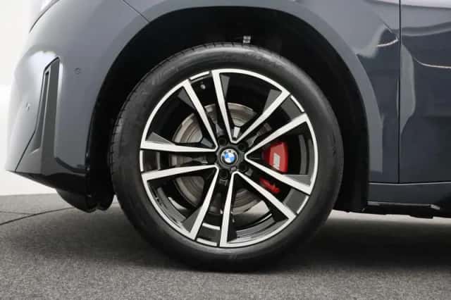 BMW iX3 (2026) thumbnail 6