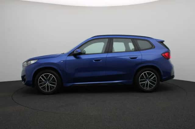 BMW iX1 (2025) thumbnail 4