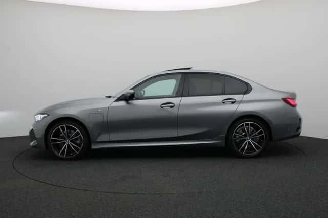 BMW 3-Serie (2024) thumbnail 4