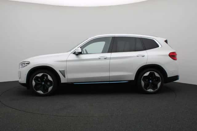 BMW iX3 (2021) thumbnail 4