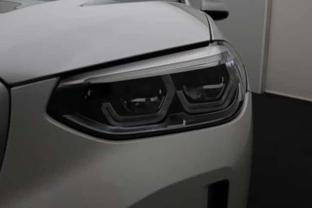 BMW iX3 (2021) thumbnail 6