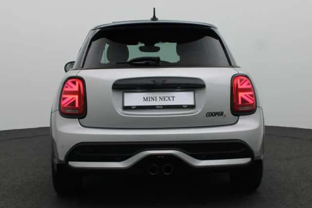 MINI Cooper S (2024) thumbnail 5