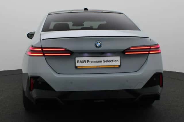 BMW i5 (2025) thumbnail 5