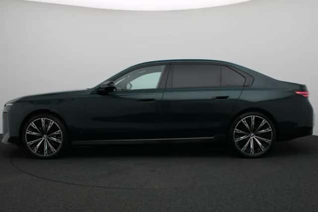 BMW i7 (2026) thumbnail 4