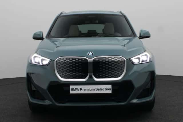 BMW iX1 (2024) thumbnail 3