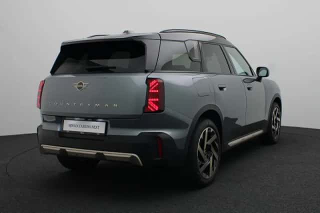 MINI Countryman (2024) thumbnail 2