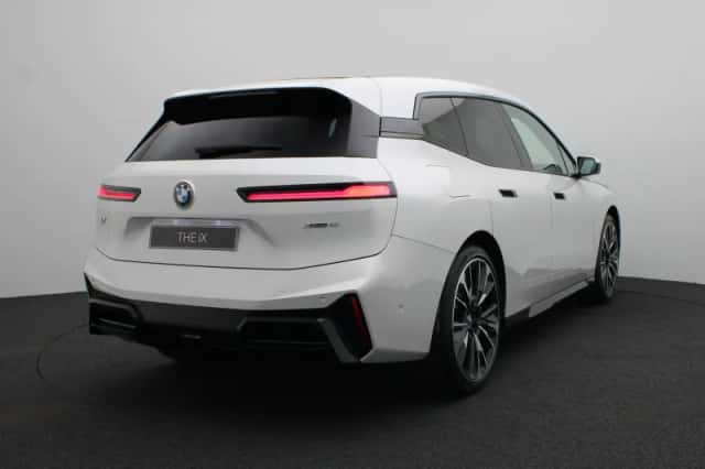 BMW iX (2026) thumbnail 2