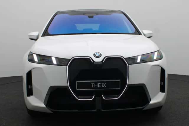 BMW iX (2026) thumbnail 3