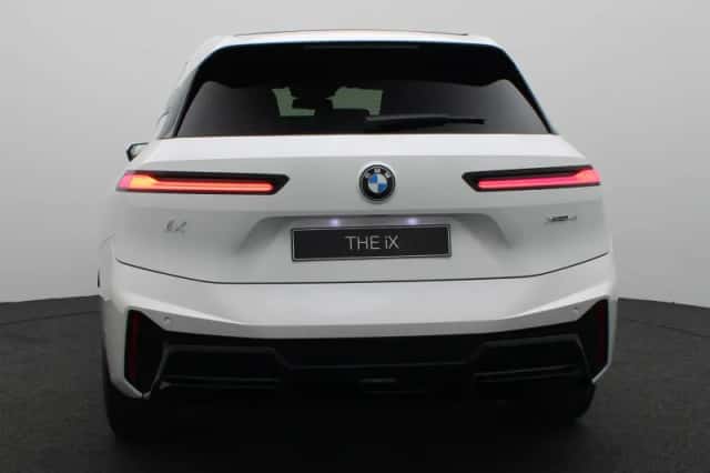 BMW iX (2026) thumbnail 5