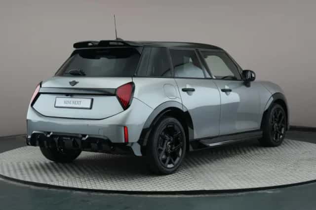 MINI Cooper (2025) thumbnail 1