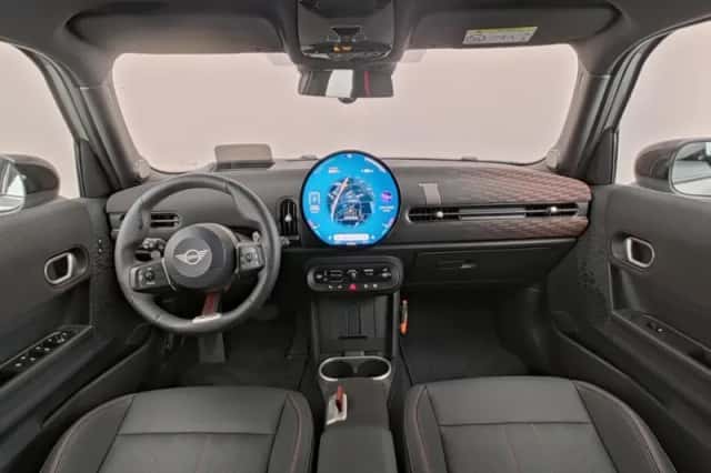 MINI Cooper (2025) thumbnail 4