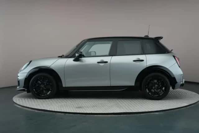 MINI Cooper (2025) thumbnail 5