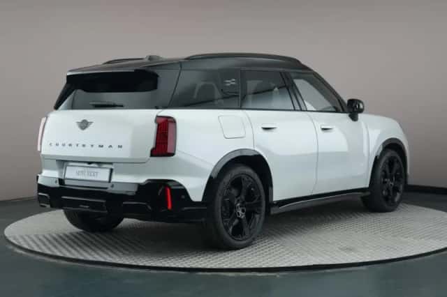 MINI Countryman (2025) thumbnail 2