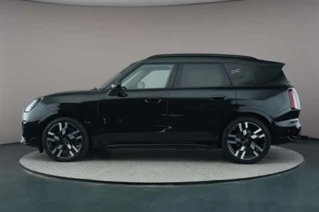 MINI Countryman (2025) thumbnail 2