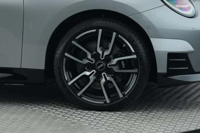 MINI Mini Electric (2026) thumbnail 4