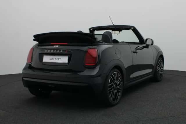 MINI Cabrio (2026) thumbnail 2