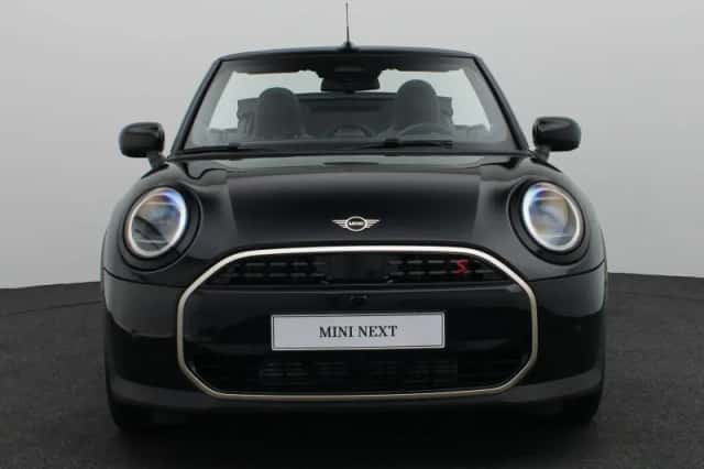 MINI Cabrio (2026) thumbnail 3