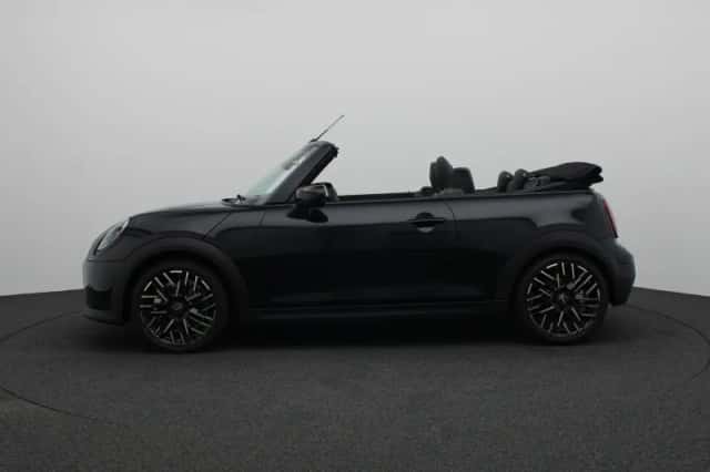 MINI Cabrio (2026) thumbnail 4