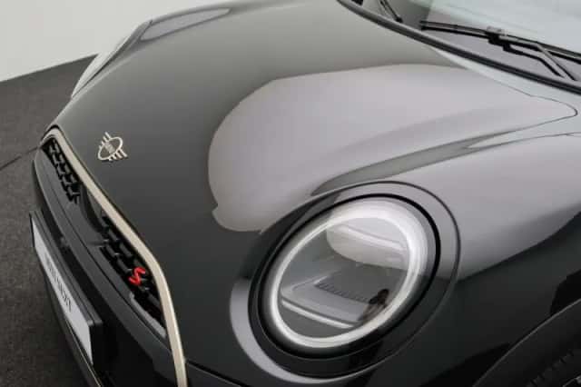 MINI Cabrio (2026) thumbnail 6