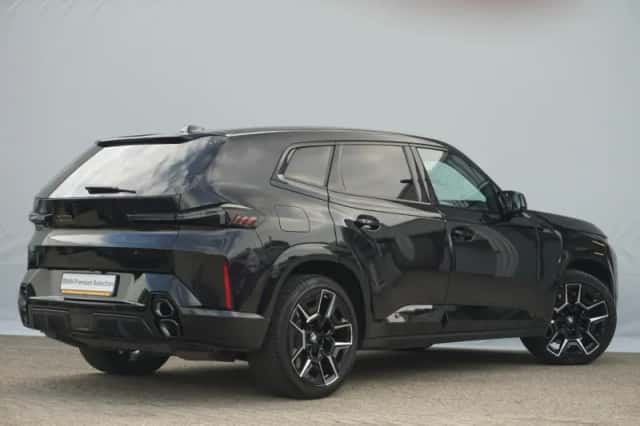BMW XM (2023) thumbnail 2