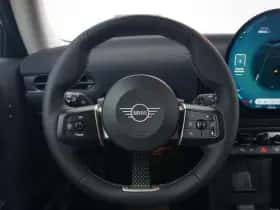 MINI Cooper (2024) thumbnail 11
