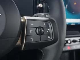 MINI Cooper (2024) thumbnail 14