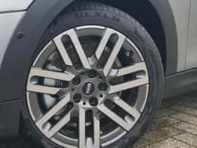 MINI Cooper (2024) thumbnail 6
