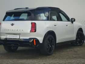 MINI Countryman (2024) thumbnail 2