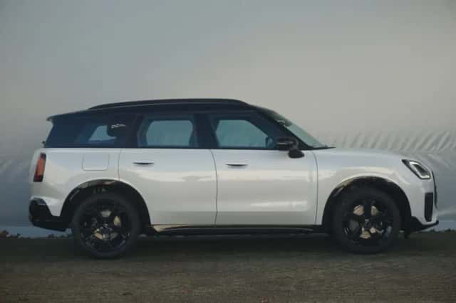 MINI Countryman (2024) thumbnail 4