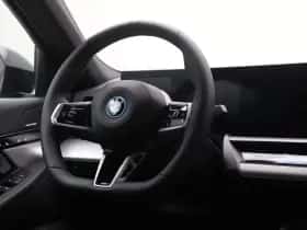 BMW i5 (2025) thumbnail 6