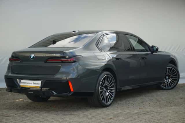 BMW 7-Serie (2025) thumbnail 2