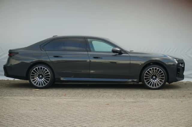 BMW 7-Serie (2025) thumbnail 5