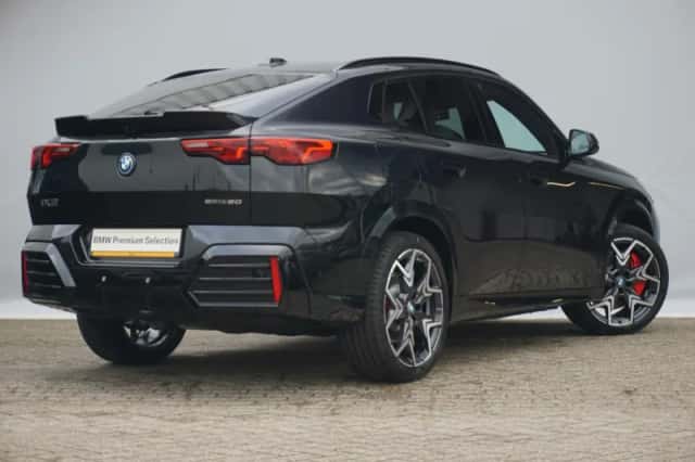 BMW iX2 (2025) thumbnail 2