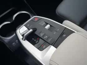 BMW iX2 (2025) thumbnail 16