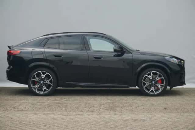 BMW iX2 (2025) thumbnail 4