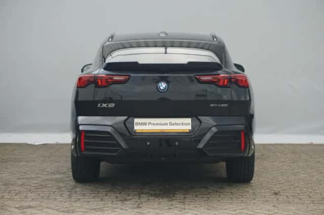 BMW iX2 (2025) thumbnail 5