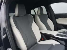 BMW iX2 (2025) thumbnail 8