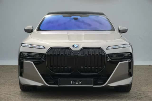 BMW i7 (2026) thumbnail 3