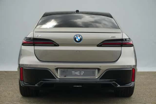 BMW i7 (2026) thumbnail 5