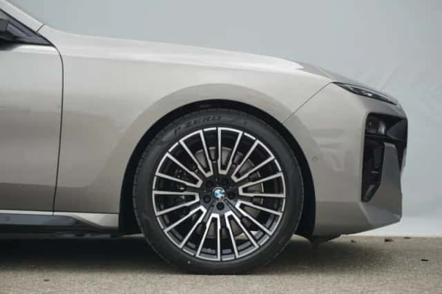 BMW i7 (2026) thumbnail 6